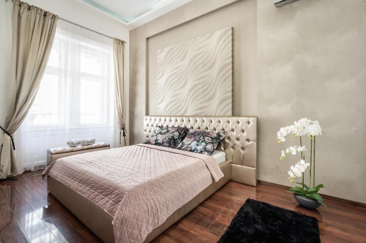 Opera Luxury Apartment With Free Parking Budapest Exterior photo