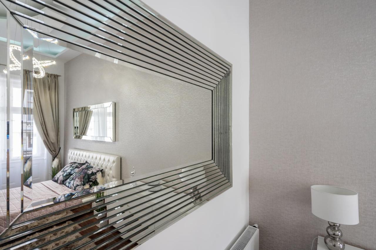 Opera Luxury Apartment With Free Parking Budapest Exterior photo