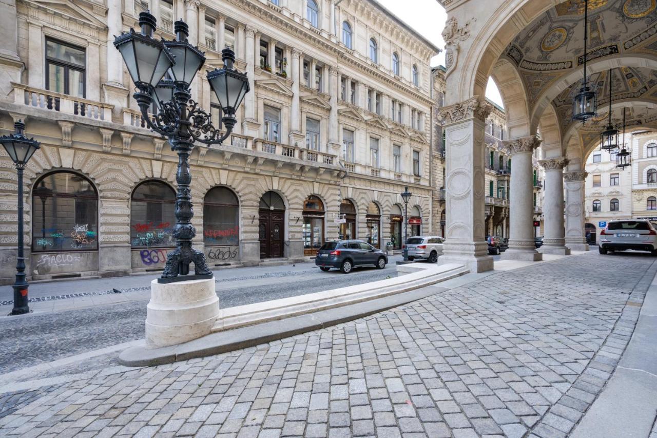 Opera Luxury Apartment With Free Parking Budapest Exterior photo
