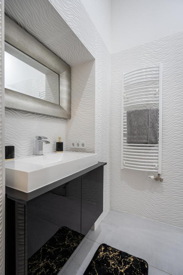 Opera Luxury Apartment With Free Parking Budapest Exterior photo