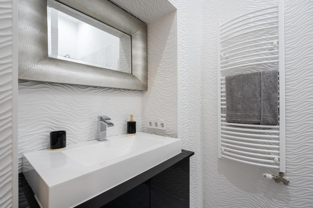 Opera Luxury Apartment With Free Parking Budapest Exterior photo
