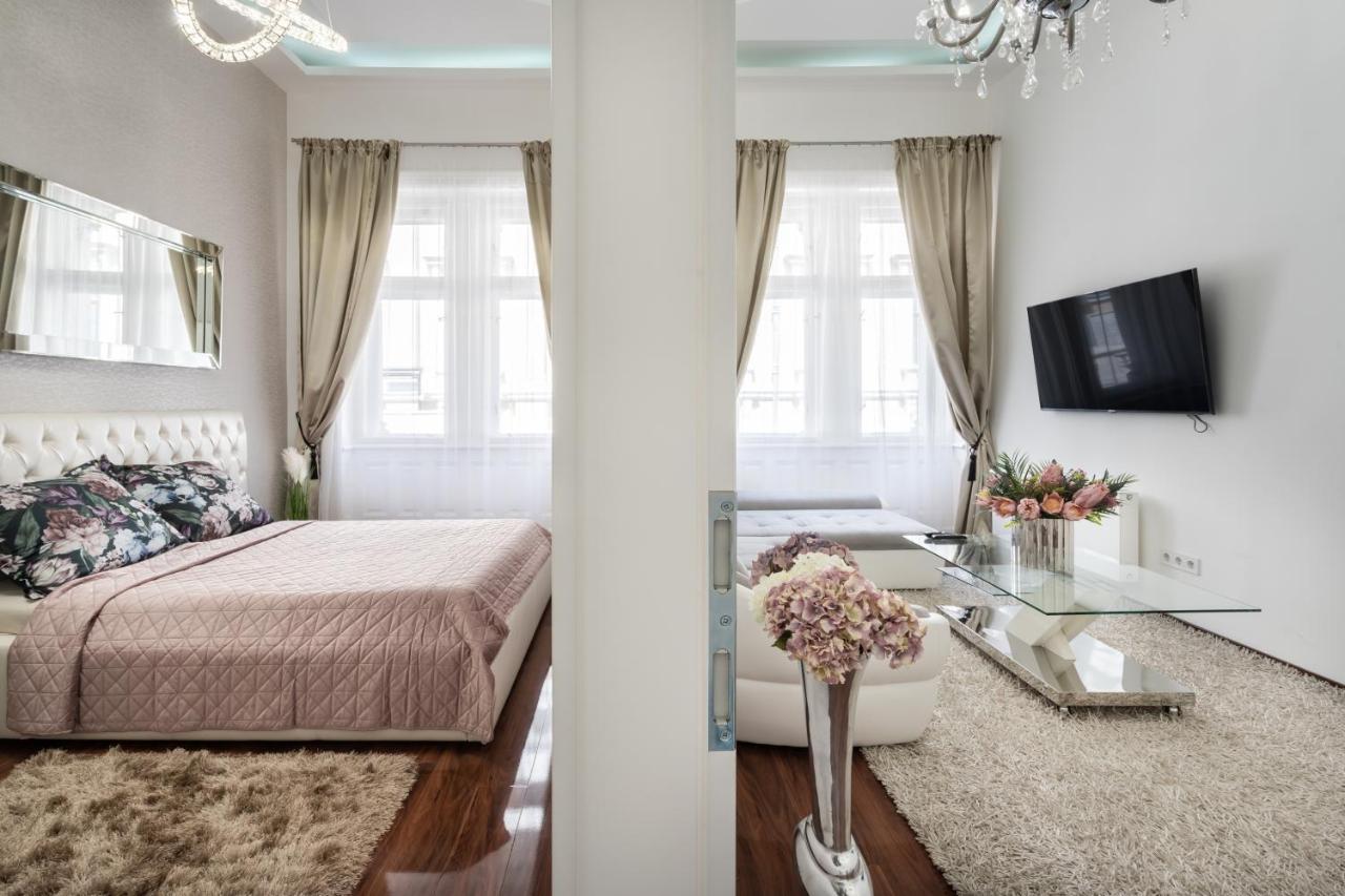 Opera Luxury Apartment With Free Parking Budapest Exterior photo